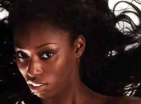 The Pretzel Challenge: Brace Yourself for the Top 10 Most Cringeworthy Runway Fails of All Time!